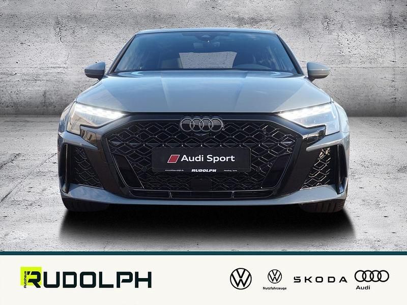 Gebraucht Audi RS3 Ambiente 400 PS (294 kW) 2025 Grau Limousine