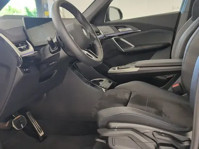 Gebraucht BMW X1 M Sport 156 PS (114 kW) 2025 Black sapphire metallic SUV