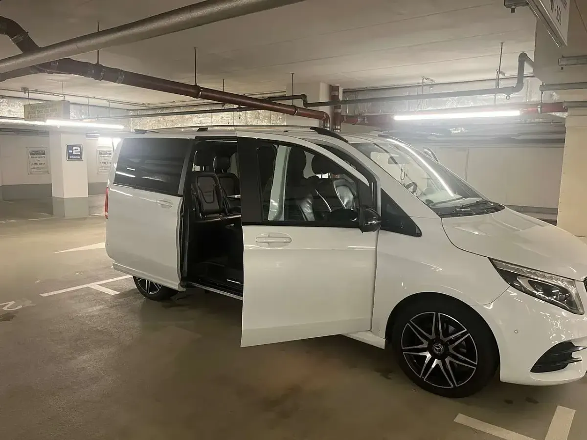 Gebraucht Mercedes V300 Avantgarde Edition 239 PS (175 kW) 2021 Weiß Van / Kleinbus