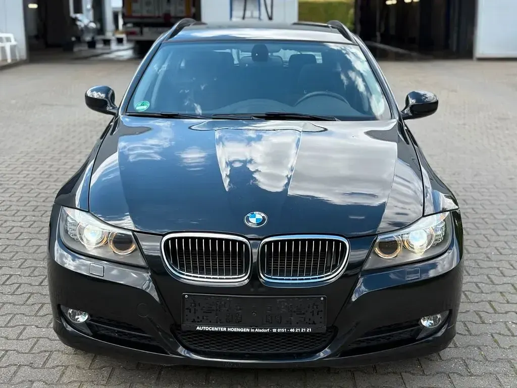 Gebraucht BMW 325 218 PS (160 kW) 2012 Saphirschwarz Kombi