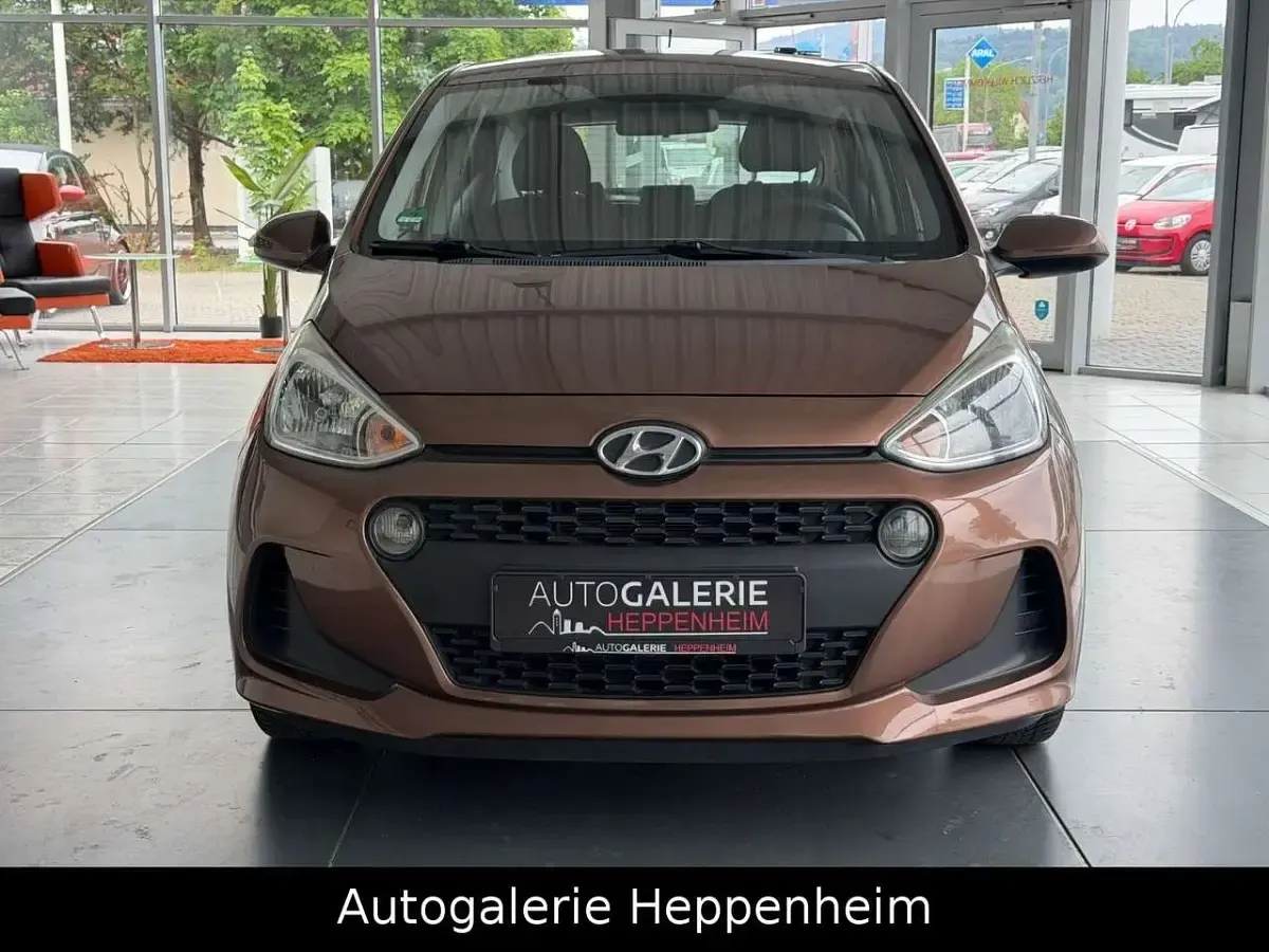 Gebraucht Hyundai i10 67 PS (49 kW) 2017 Braun Kleinwagen
