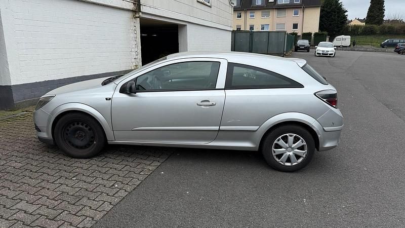 Gebraucht Opel Astra GTC 90 PS (66 kW) 2006 Silber Coupé