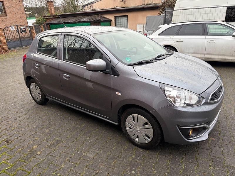 Grau Gebraucht 2018 Mitsubishi Space Star Active Kleinwagen | 3.800 € (Fairer Preis) - Bild 1/4