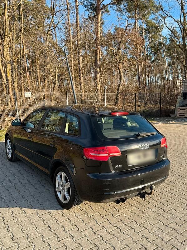 Gebraucht Audi A3 125 PS (91 kW) 2010 Schwarz Kleinwagen