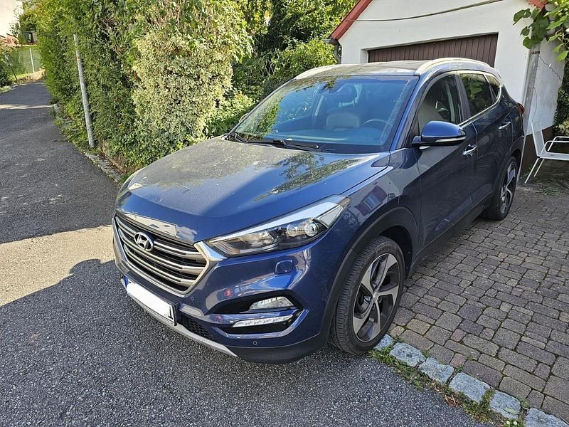 Blau Gebraucht 2017 Hyundai Tucson SUV | 14.500 € (Fairer Preis) - Bild 1/4