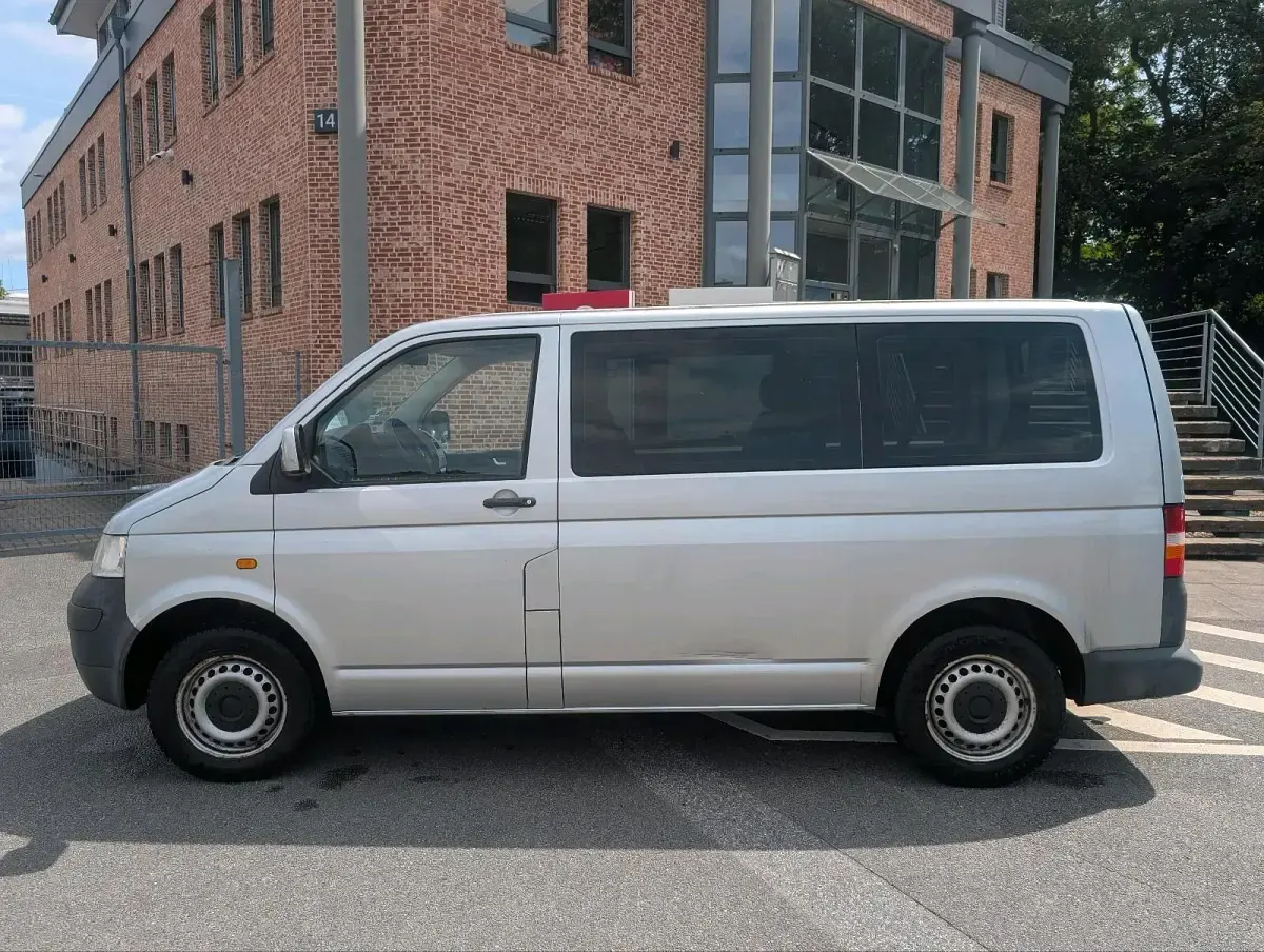 Gebraucht VW Caravelle 102 PS (75 kW) 2007 Silber Van