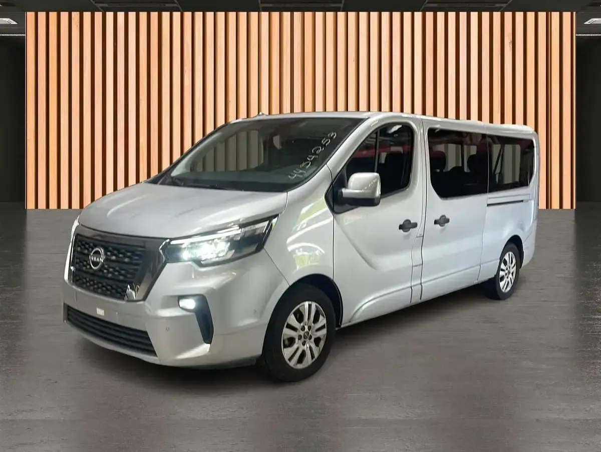 Second-hand Nissan Primastar Tekna 170 CP (125 kW) 2025 Argintiu Monovolum