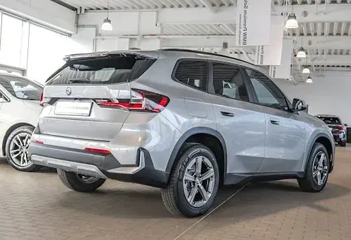 Używany BMW X1 Shadowline 218 KM (160 kW) 2024 Srebrny SUV