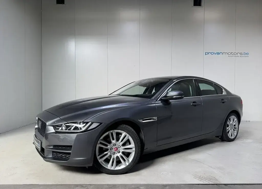 Gebraucht Jaguar XE 200 PS (147 kW) 2018 Grau Limousine