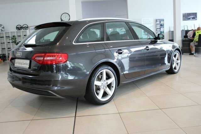 Gebraucht Audi A4 S-Line 190 PS (139 kW) 2015 Grau metallic Kombi