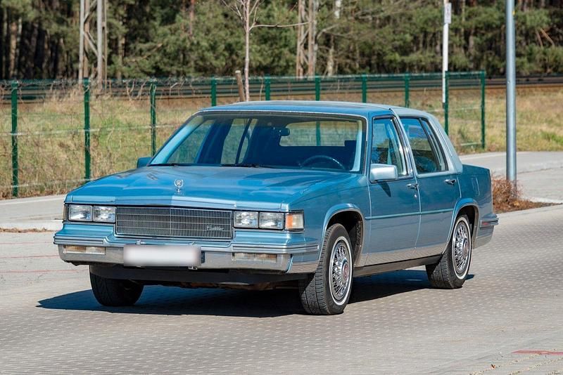 Second-hand Cadillac Deville 132 CP (97 kW) 1986 Albastru Berlinǎ