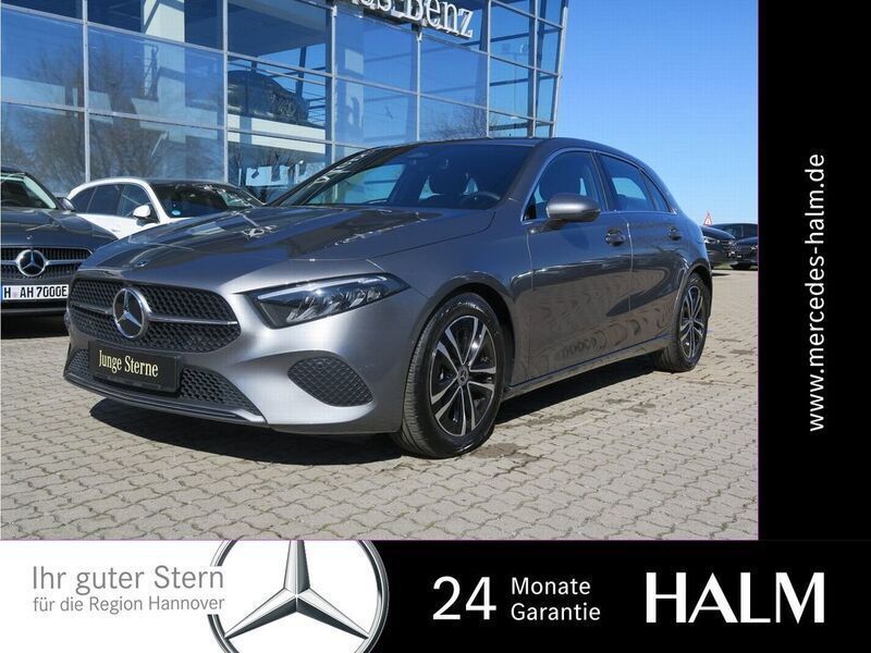 Grau Gebraucht 2024 Mercedes A200 Advanced Kleinwagen | 29.950 € (Fairer Preis) - Bild 1/4