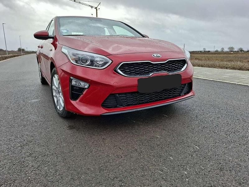 Gebraucht Kia Ceed Vision 140 PS (102 kW) 2020 Rot Kleinwagen