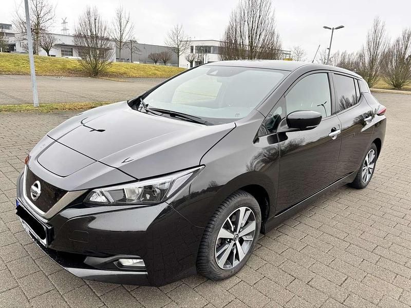 Gebraucht Nissan Leaf Acenta 89 kW (122 PS) 2022 Schwarz Kleinwagen