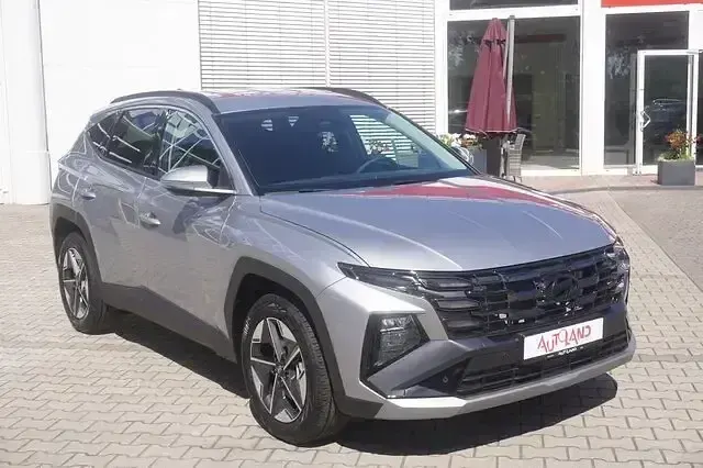 Neu Hyundai Tucson 150 PS (110 kW) 2026 Silber SUV