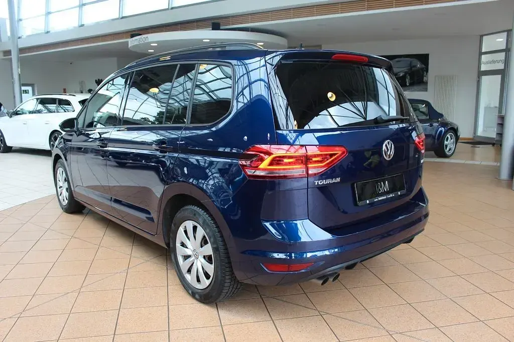 Gebraucht VW Touran Comfortline 150 PS (110 kW) 2016 Atlantic blue Van / Kleinbus
