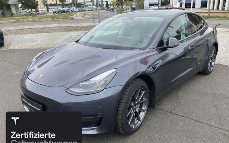 Silber Gebraucht 2022 Tesla Model 3 Long Range Limousine | 38.400 € - Bild 1/4