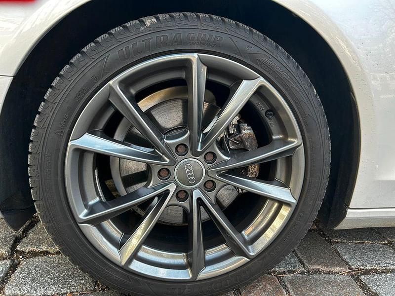 Gebraucht Audi A4 Ambition 150 PS (110 kW) 2013 Grau Kombi