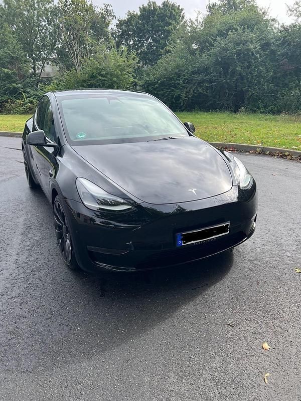 Schwarz Gebraucht 2022 Tesla Model Y Performance SUV | 34.250 € (Fairer Preis) - Bild 1/4