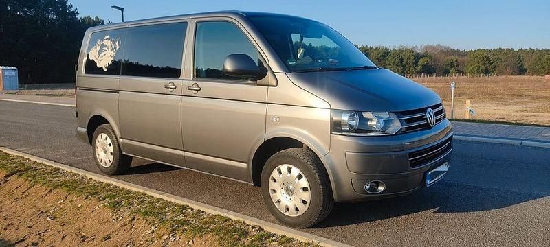 Gebraucht VW Transporter 140 PS (102 kW) 2015 Silber Van