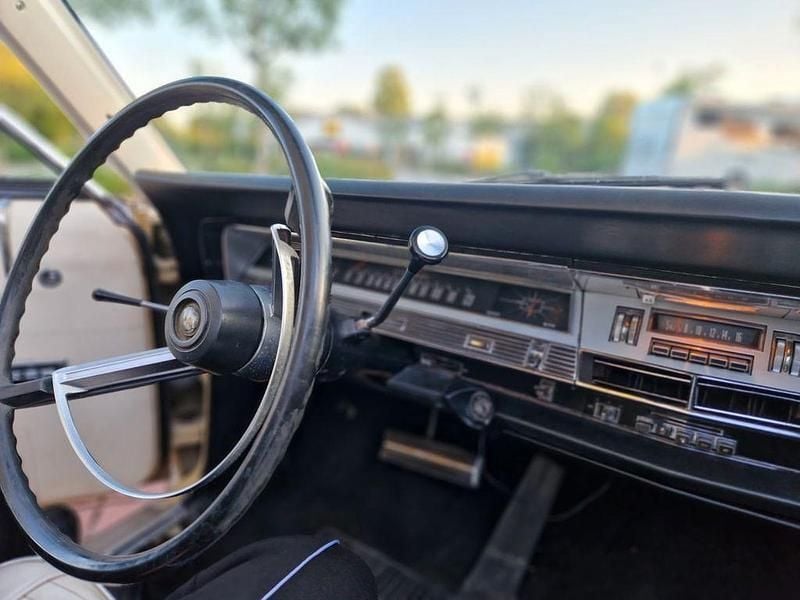 Używany Chrysler Newport 286 KM (210 kW) 1968 Kabriolet