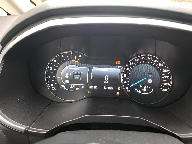 Gebraucht Ford S-MAX Titanium 150 PS (110 kW) 2017 Schwarz Van / Kleinbus