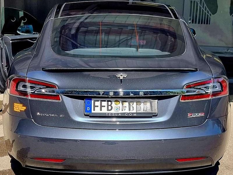 Usado Tesla Model S Performance 570 kW (775 HP) 2017 Cinzento Citadino