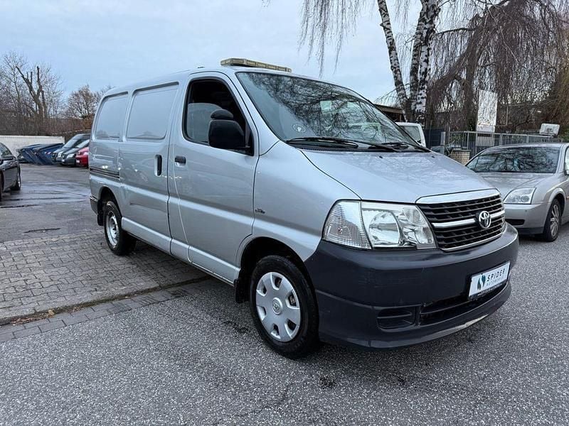 Gebraucht Toyota HiAce 95 PS (69 kW) 2010 Silber Van