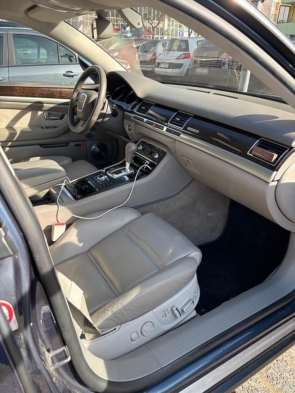 Gebraucht Audi A8 326 PS (239 kW) 2006 Blau Limousine