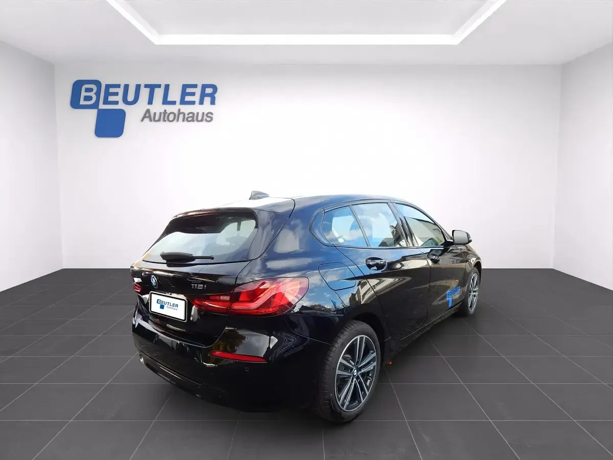 Gebraucht BMW 118 Sport Line 140 PS (102 kW) 2021 Schwarz Kleinwagen