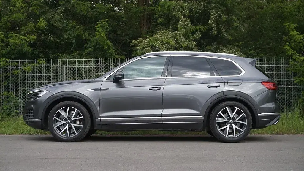 Gebraucht VW Touareg Elegance 381 PS (280 kW) 2022 Grau SUV