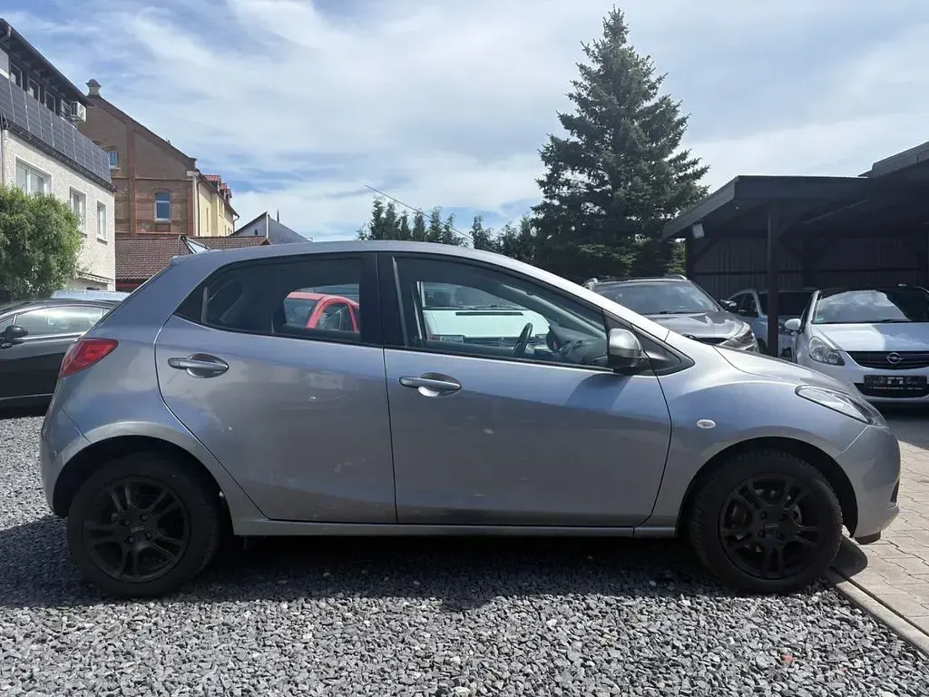 Używany Mazda 2 Independence 75 KM (55 kW) 2010 Szary Hatchback