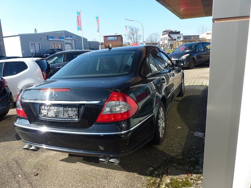 Gebraucht Mercedes E320 224 PS (164 kW) 2006 Schwarz Limousine