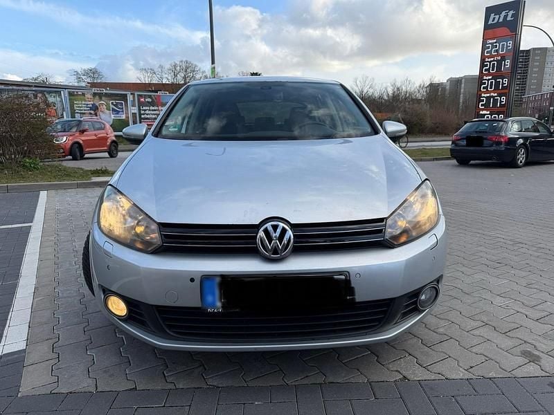 Gebraucht VW Golf VI Edition 105 PS (77 kW) 2010 Silber Kleinwagen