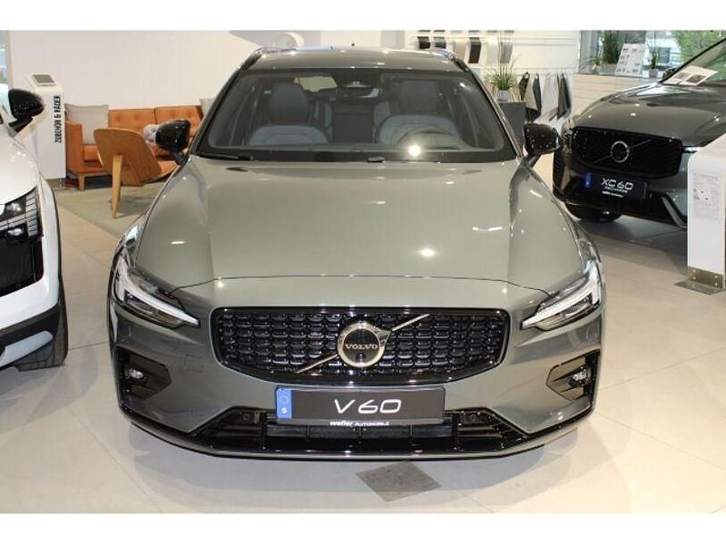 Gebraucht Volvo 360 145 PS (106 kW) 2025 Andere