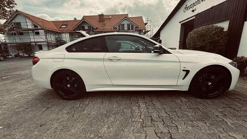 Weiß Gebraucht 2014 BMW 435 Coupé | 24.999 € (Teuer) - Bild 1/4