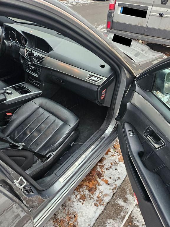 Gebraucht Mercedes E220 Edition 170 PS (125 kW) 2014 Grau Limousine
