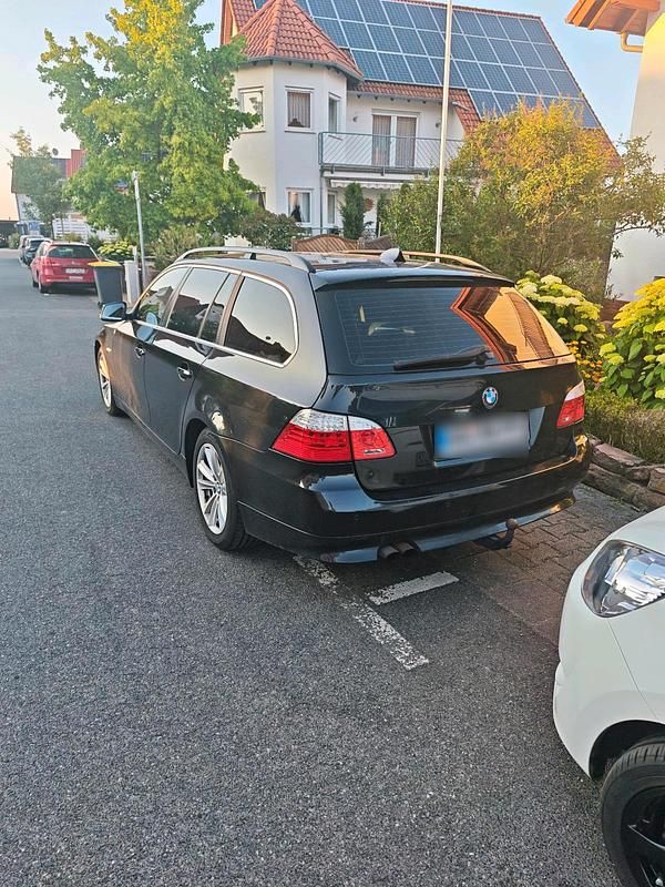 Gebraucht BMW 525 197 PS (144 kW) 2009 Schwarz Kombi