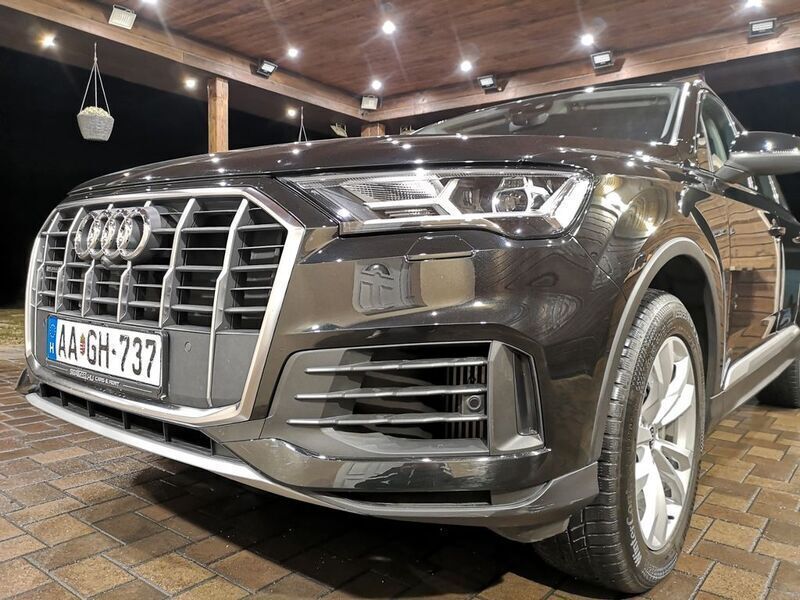 Schwarz Gebraucht 2022 Audi Q7 Basis SUV | 44.000 € (Superpreis) - Bild 1/4