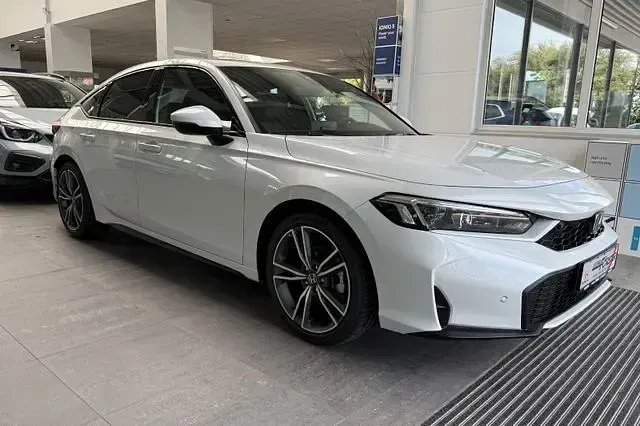 Neu Honda Civic Advance 184 PS (135 kW) 2026 Weiß Limousine