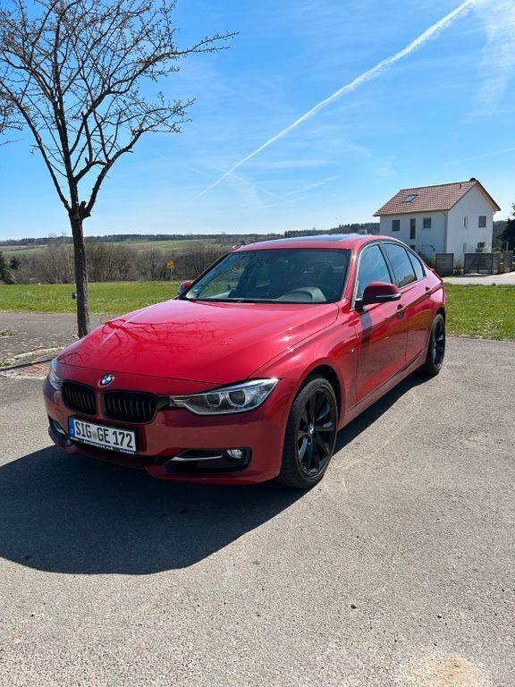 Rot Gebraucht 2013 BMW 320 Sport Line Limousine | 12.500 € (Guter Preis) - Bild 1/4
