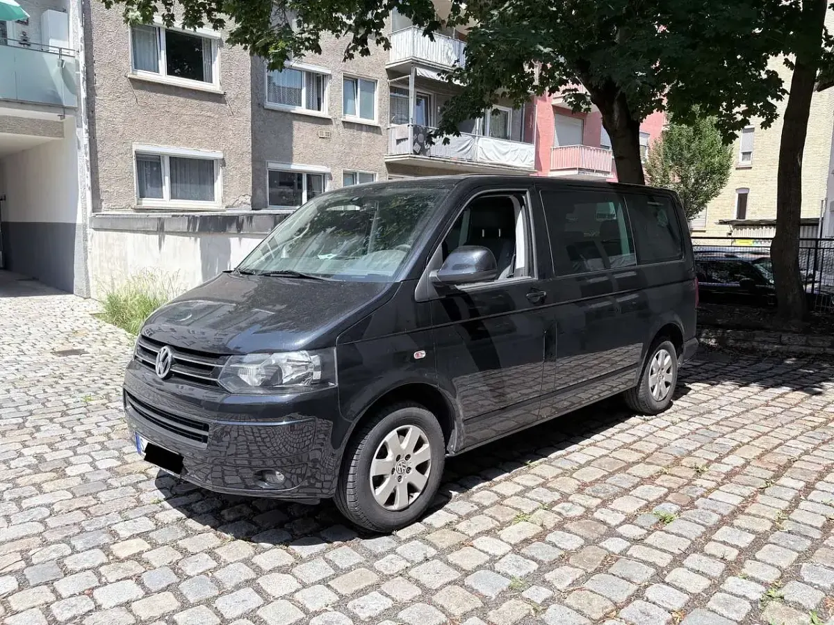 Gebraucht VW Multivan 140 PS (102 kW) 2013 Schwarz Van / Kleinbus