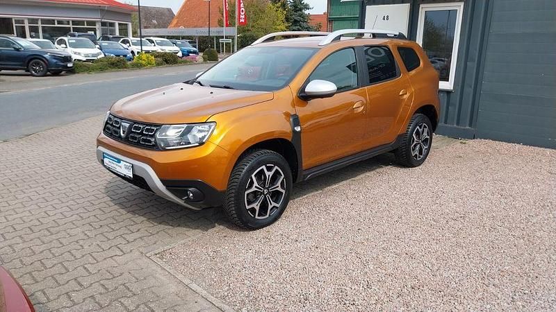 Second-hand Dacia Duster Anniversary 131 CP (96 kW) 2019 Portocaliu SUV