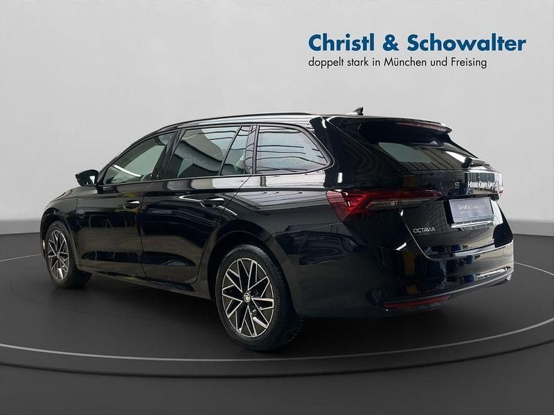 Gebraucht Skoda Octavia Selection 150 PS (110 kW) 2024 Blackmagic perleffekt Kombi