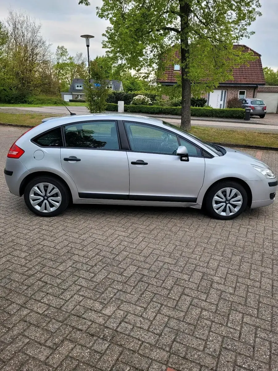 Gebraucht Citroën C4 88 PS (64 kW) 2008 Silber Kleinwagen