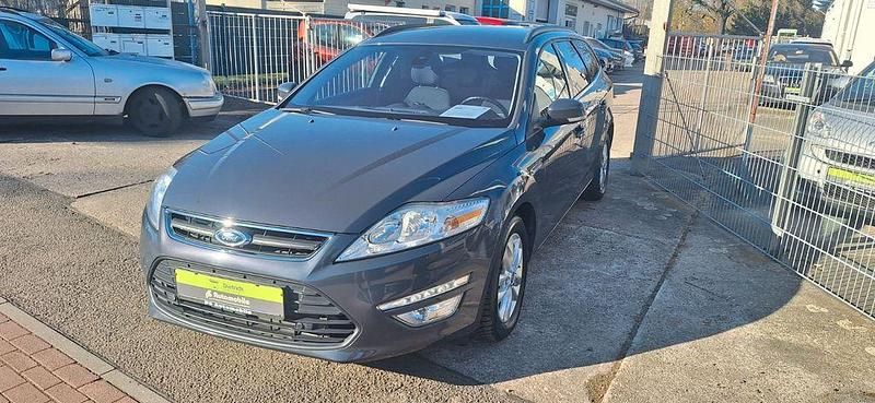 Gebraucht Ford Mondeo Champions Edition 140 PS (102 kW) 2013 Grau Limousine