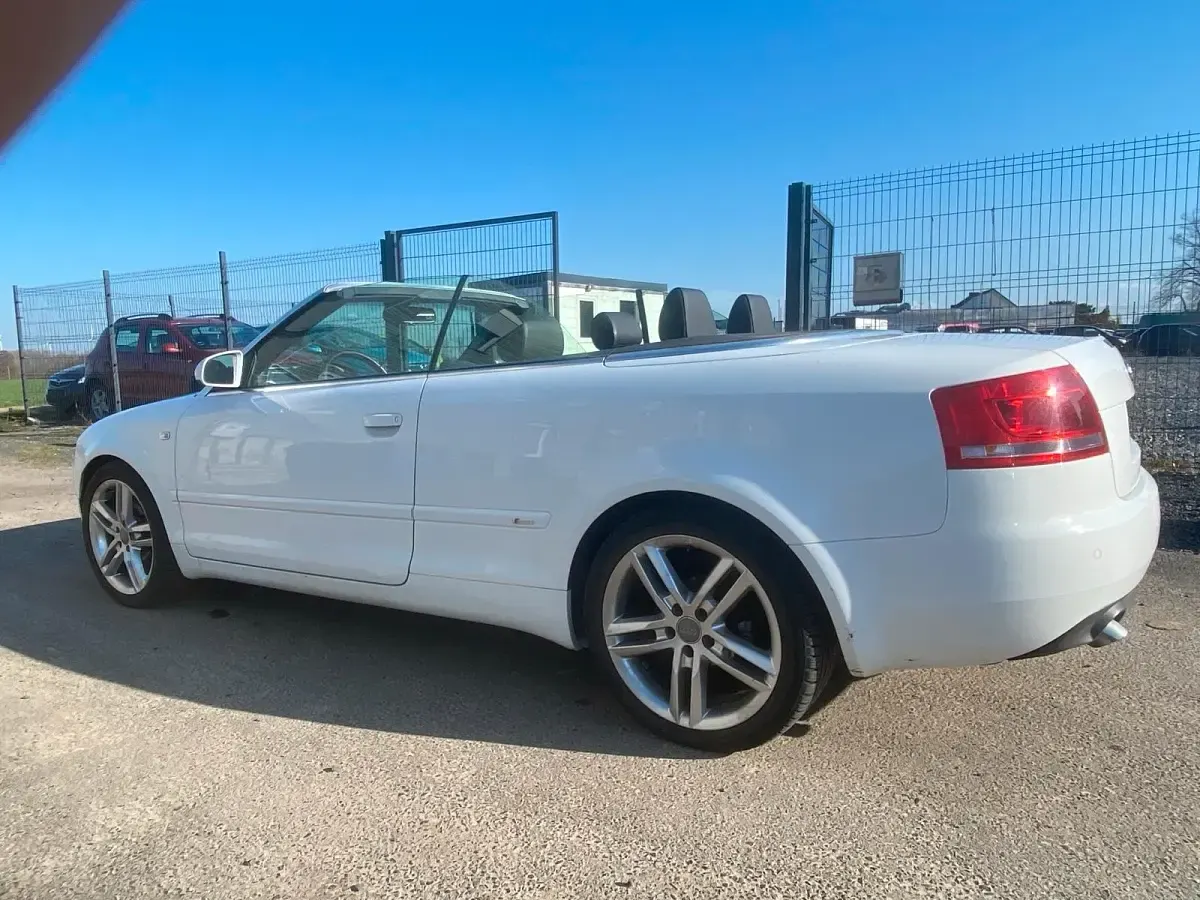 Używany Audi A4 Cabriolet S-Line 140 KM (102 kW) 2007 Biały Kabriolet