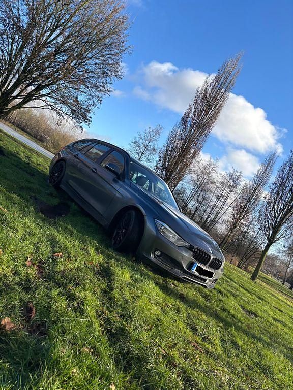 Gebraucht BMW 318 Performance 143 PS (105 kW) 2013 Grau Kombi