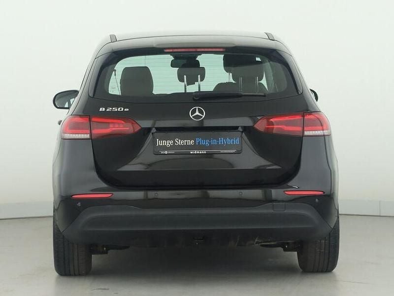 Gebraucht Mercedes B250e 218 PS (160 kW) 2022 Schwarz Van / Kleinbus
