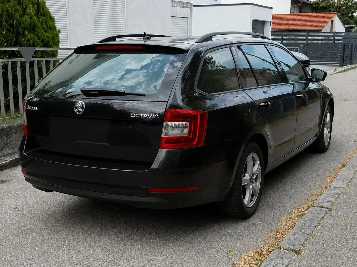 Gebraucht Skoda Octavia 116 PS (85 kW) 2019 Schwarz Kombi
